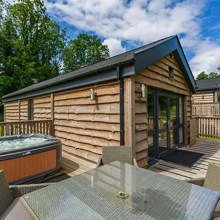 Squirrel Lodge 42 With Hot Tub Newton Stewart Exterior photo