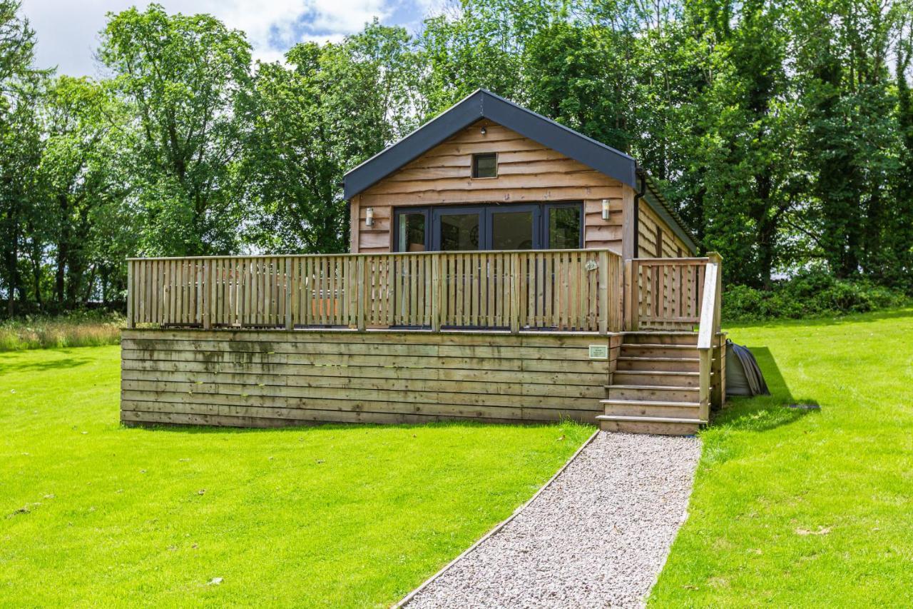 Squirrel Lodge 42 With Hot Tub Newton Stewart Exterior photo