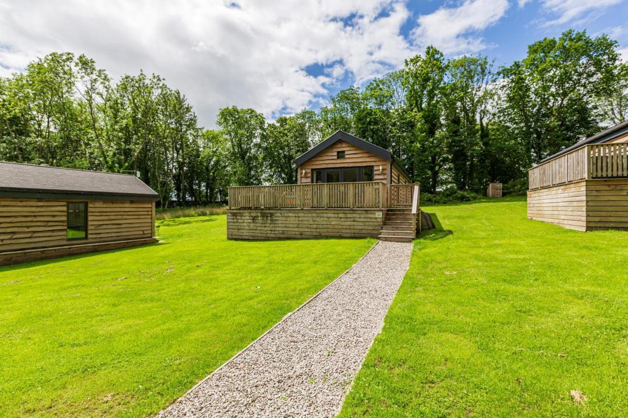 Squirrel Lodge 42 With Hot Tub Newton Stewart Exterior photo